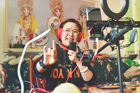 ◎ 王春梅在直播中演唱晉劇片段。