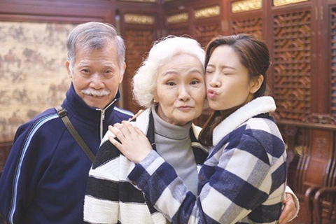 ◎ 七十四歲雪妮告別幾十年演藝事業。