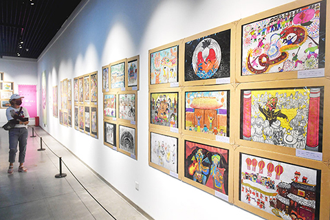 ◎ 本月十九日,第十一屆海峽兩岸少兒美術大展.福州首展在福建省美術館開展。(中新社記者呂明 攝)