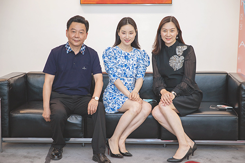 ◎ 《紅樓夢》演員何雲及魏瑜遙。