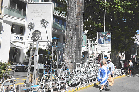 ◎ 當地時間七月五日,第七十四屆康城國際電影節即將揭幕,各項準備工作進入最後衝刺階段。本屆電影節將於七月六日至十七日在法國南部城市康城舉行。