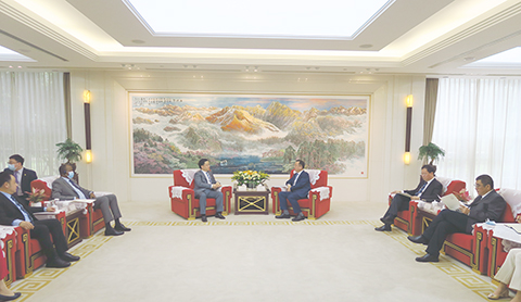 ◎ 中葡論壇常設秘書處代表團一行與成都市副市長程偉等會面。