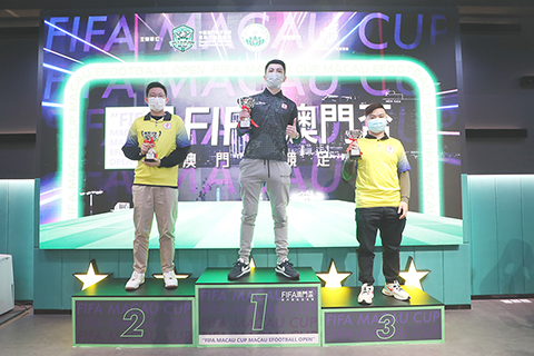 ◎ 冠軍澳科鄒北記王知章(中)亞軍聯樂羅功洋,季軍聯樂董恒森合照。