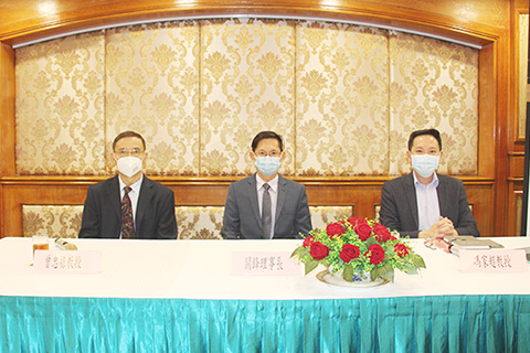 ◎ 馮家超、關鋒、曾忠祿(右至左)分享博彩業未來發展的認知。