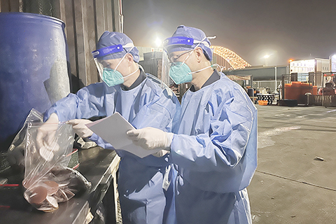 ◎ 珠海市海淼水產進出口有限公司一批鮮活水產經香洲海關屬地查檢「綠色通道」快速驗放。(李霖 攝)