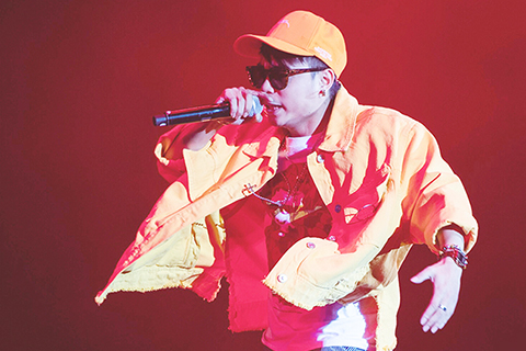 ◎ 主唱唐健鴻。