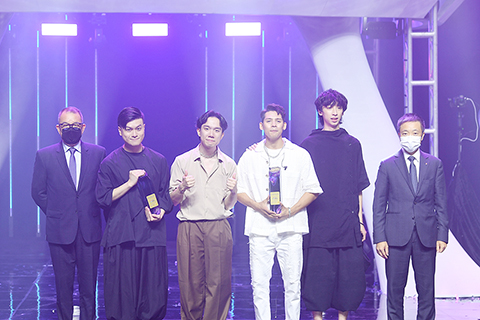 ◎ 至愛歌曲金獎_馬檇鏗 Roberto《Eyes on you》。