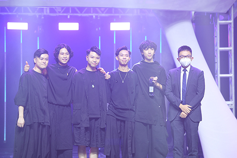 ◎ 最佳作曲_ Daze in White《凝望你消失》。