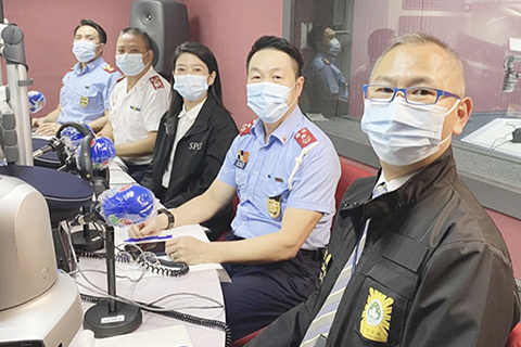 ◎ 保安司範疇官員昨日出席電台時事節目。