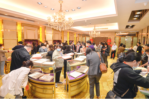◎ 黃金珠寶展示活動現場。(尹駿豪攝)
