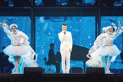 ◎ 張學友演唱會整場以芭蕾、管弦樂與流行音樂元素的結合而成。