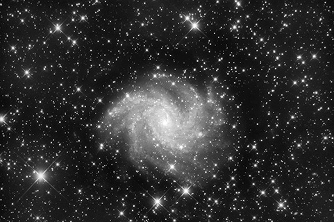 ◎ NGC6946D6_FinB星系;赤道儀:高橋EM-200。曝光 : 30秒x83幅。攝影:林啟生。圖像處理:萬明德。