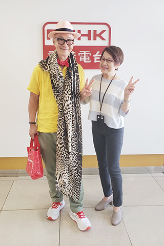 ◎ 楊凡和節目主持車淑梅。