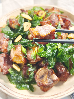 在香港吃到的薄荷油炸排骨內部嫩滑