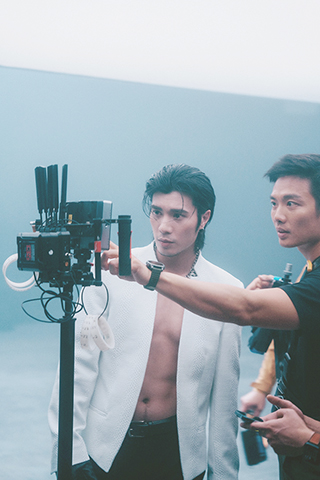 ◎ 環球歌手周殷廷跨界執導《雨夜之徒》,再現雨夜屠夫故事。