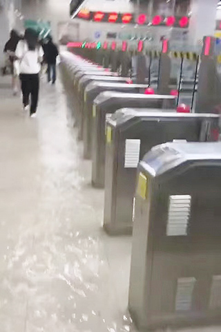 ◎ 部份自助閘機暫停使用。