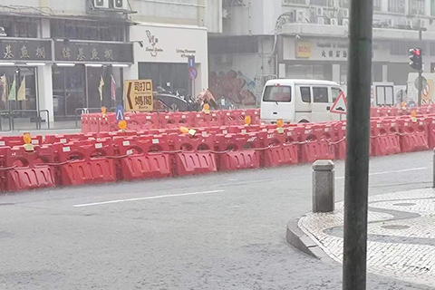 ◎ 關閘口岸一帶出現積水。