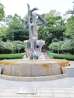 「擁抱」藝術雕塑