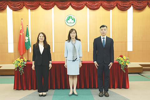 ◎ 歐陽瑜司長、何鈺珊主任和張子軒局長合照。