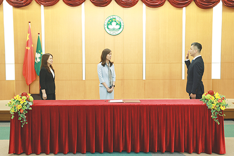 ◎ 張子軒宣誓就任澳門體育局局長。