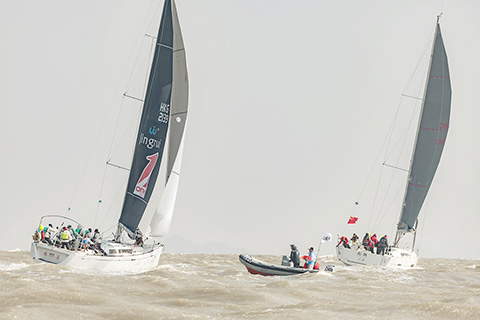 ◎ 「粵港澳大灣區盃」帆船賽爭持激烈。