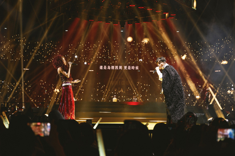 ◎ 華納家族演唱會在澳門威尼斯人綜藝館盛大舉行。