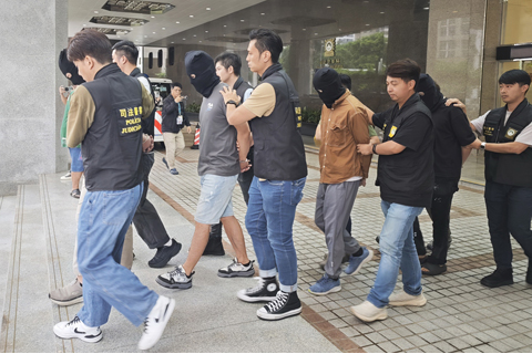 ◎ 四名本澳男子涉犯罪集團、不法匯兌罪被拘。