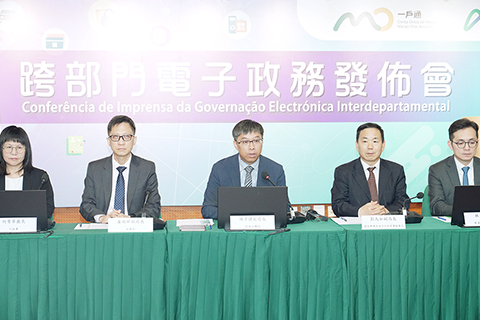 ◎ 行政公職局陳子健副局長作介紹。