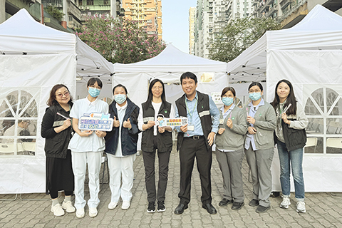 ◎ 綠揚花園及石排灣樂群樓休憩區設置流動接種站,以及在祐漢公園設置接種車,為鄰近居民提供便利的現場接種服務。
