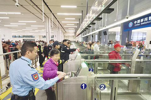 ◎ 合資格外籍人士可使用港珠澳大橋珠澳口岸「合作查驗自助通道」