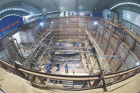 ◎ 這是位於江西南昌的海昏侯墓遺址發掘現場(二0一五年十一月十四日攝)。(新華社記者萬象 攝)