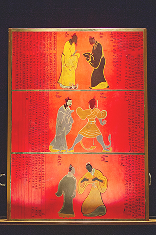 ◎ 南昌漢代海昏侯國遺址博物館展出的孔子衣鏡(複製品)(資料照片)。(新華社記者袁慧晶 攝)