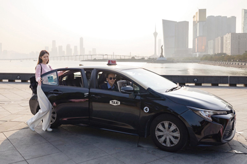 ◎ 網上叫車平台Uber宣佈昨日推出「港澳跨境專車」及澳門「咪錶的士」服務。