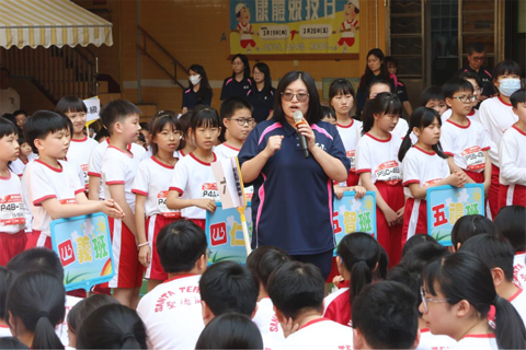 ◎ 3月20日,浙江浙商證券隊球員朱俊龍(左二)突破。CBA常規賽第28輪比賽中,浙江浙商證券隊主場97比86戰勝北京控股隊。(新華社記者 江漢 攝)