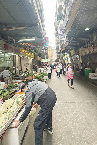 ◎ 社會普遍支持政府發放社區消費大獎賞。