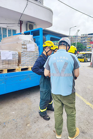 ◎ 勞工局在事故發生後即時派員到場了解情況。