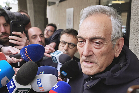 ◎ 意大利足總主席加雲拿(如圖),在曾四奪世界盃的意大利隊連續三屆無緣決賽周後宣佈辭職。擔任意大利國家隊代表團團長的前鋼門保方其後亦宣佈離任。(美聯社)