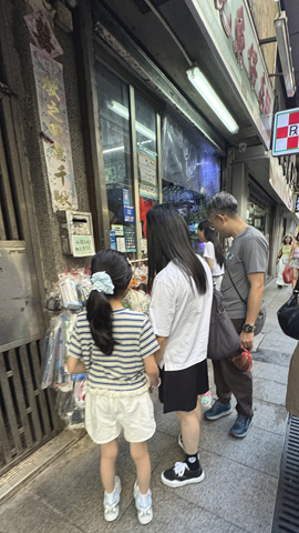 ◎ 父親節不少家庭外出飲茶、行街購物等節目。