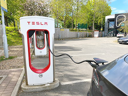汽車充電