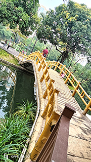 塑竹橋側面