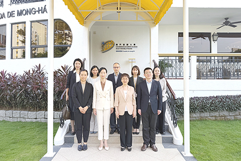 ◎ 外交公署特派員卞立新訪澳旅遊大學。